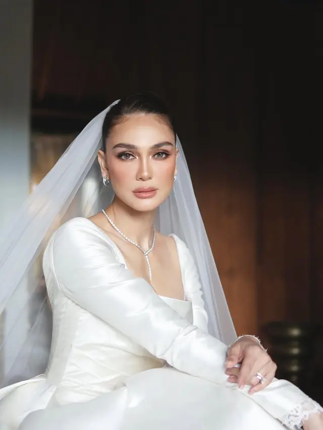 7 Model Anting Simpel Elegan Tren Terbaru 2025, Pilihan Luna Maya saat Resepi Curi Perhatian