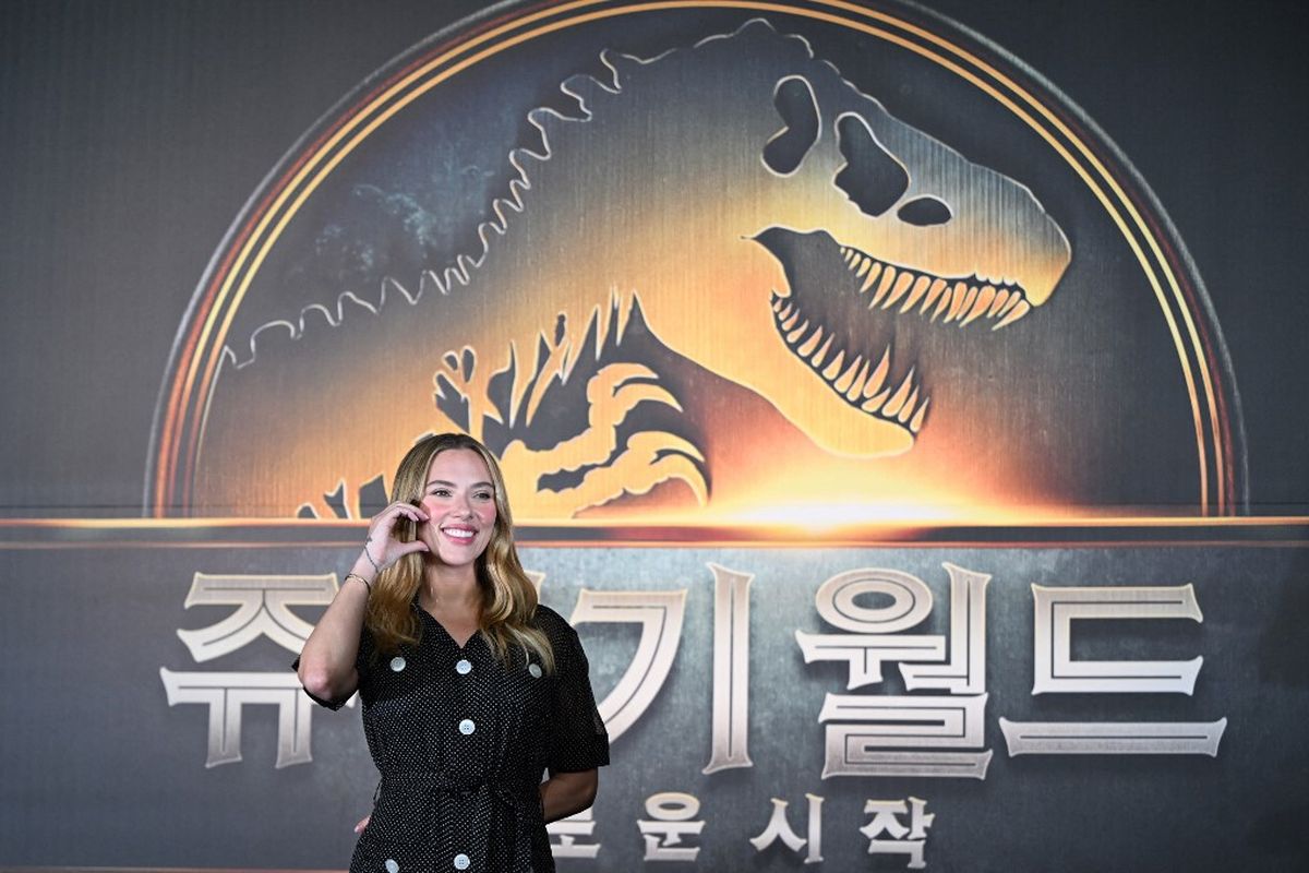 Intip Gaya Scarlett Johansson Saat Promosi Jurassic World: Rebirth di Korea, Pakai Gaun Rp 97 Jutaan