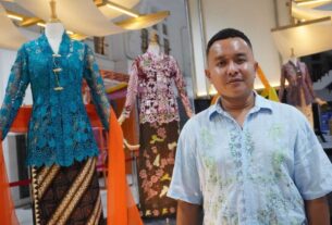 Kebaya Vintage Makin Dilirik Anak Muda, Fashion Stylist Bagikan Tips Merawat Agar Tetap Awet