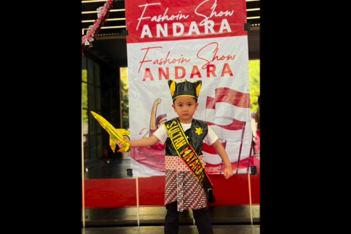 Di Balik Kehebohan Unta yang Dibawa Rayyanza di Andara Fashion Week