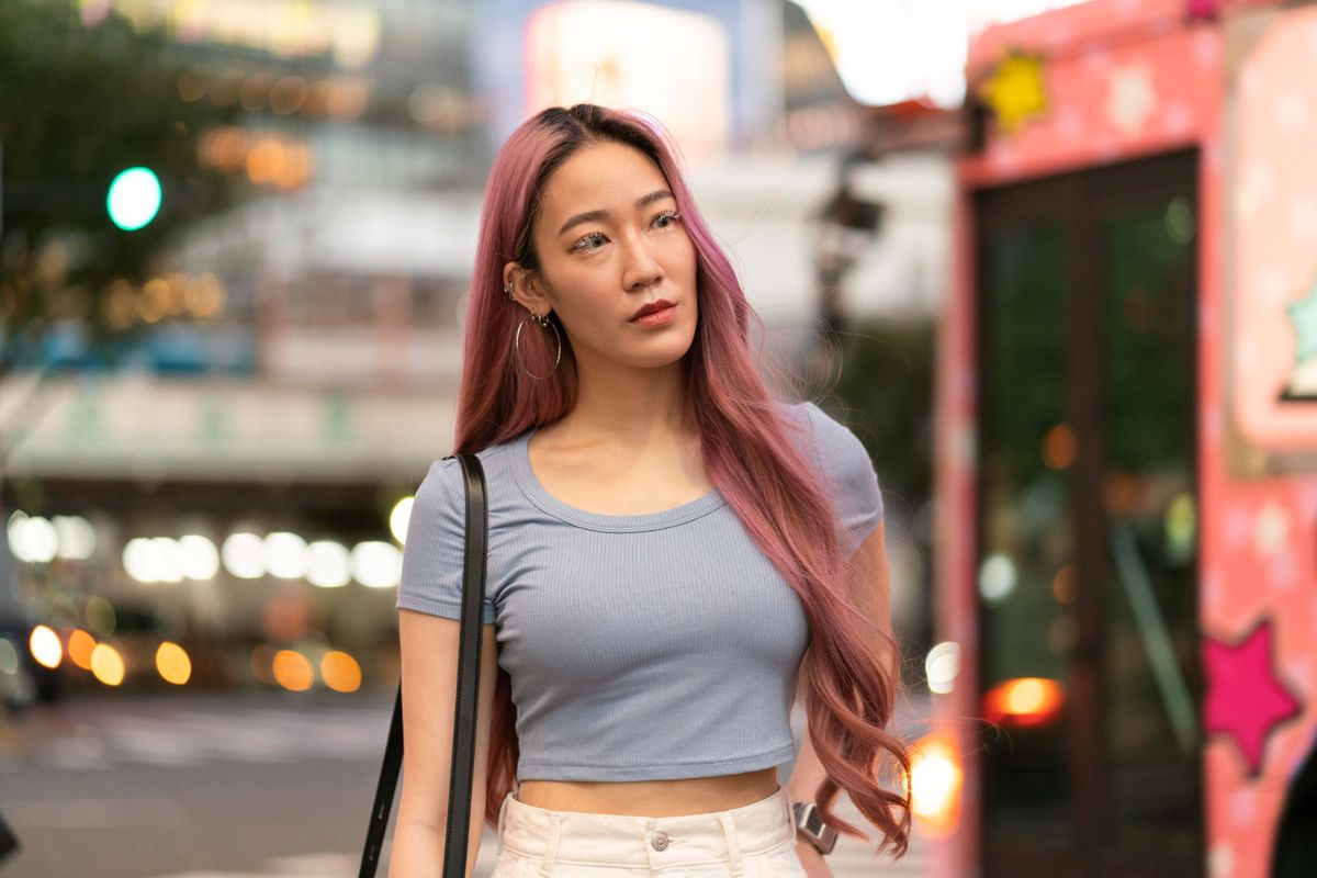 Gaya dan Kenyamanan Bersama Crop Top, Ini Tips Fashion Stylist